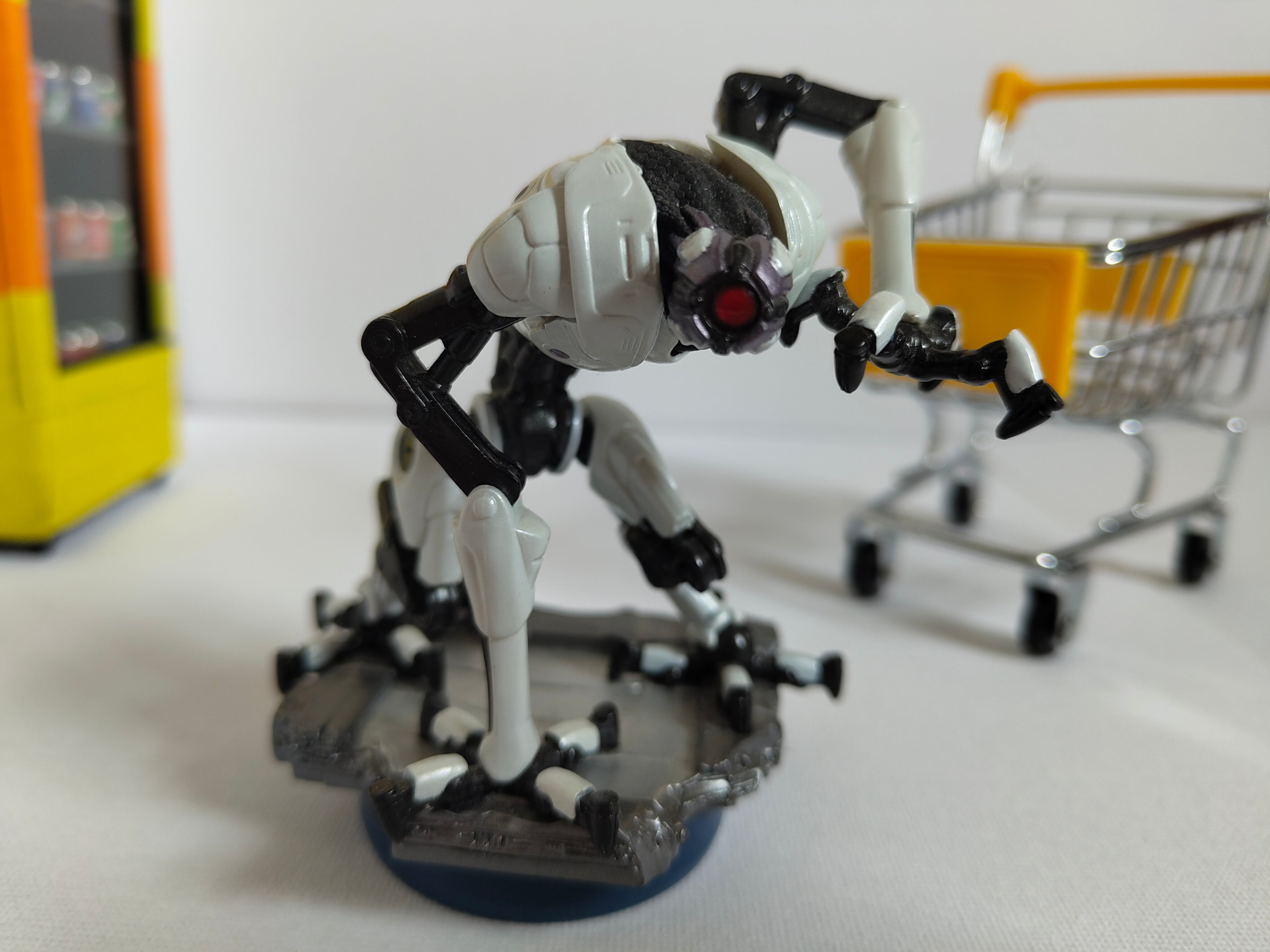 E.M.M.I Amiibo Metroid Dread